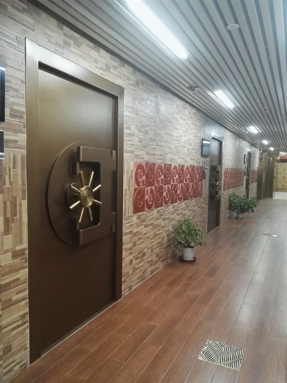 工商銀行移動組合金庫,保管箱安裝現(xiàn)場